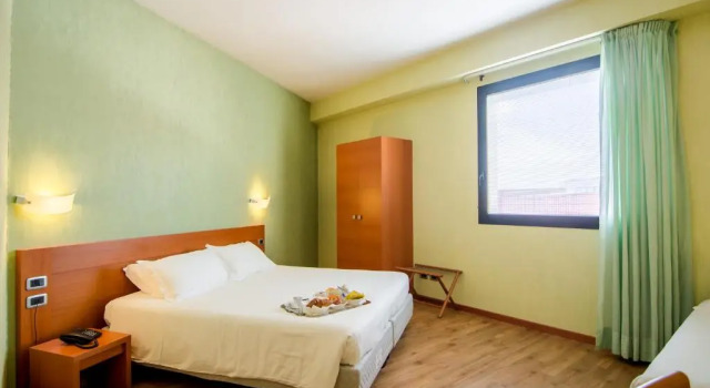 Трёхместный номер Standard Hotel Concorde