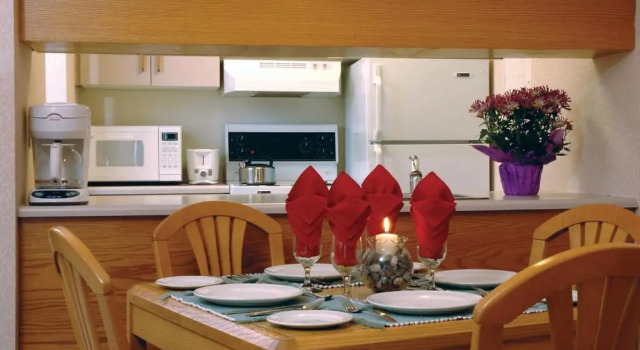 Люкс с 2 комнатами Cartier Place Suite Hotel