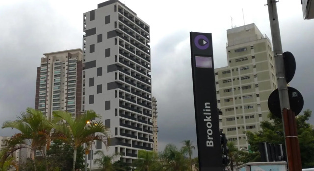 Brooklin Studios I Em frente ao metrô Brooklin