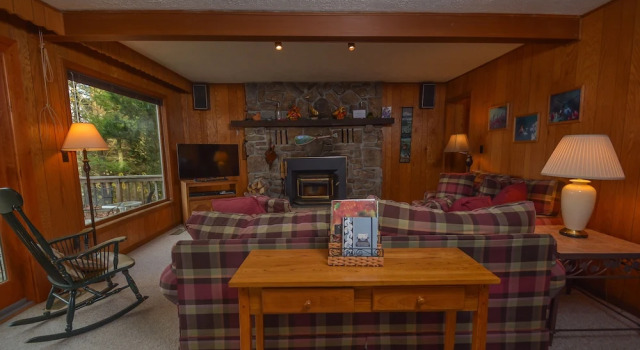 Hummingbird Hill 4 Bedroom House, Book Hotel Oakland Maryland