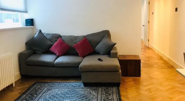 Апартаменты Classic Clarendon Place Apartment