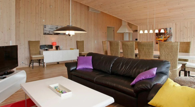 Modern Holiday Home in Rodby With Sauna, Book Hotel 5-stjernede hoteller i Lolland, 5*