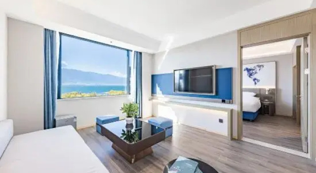 Люкс Premier Kyriad Hotel (Dali Erhai)