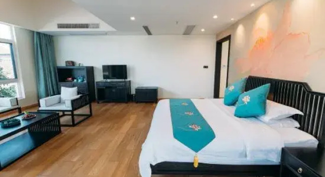 Люкс с балконом Rende Villa · Jiangnan Garden · Lakeview Resort (Taihu Eastern Hills Scenic Area)