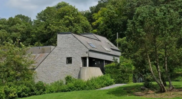 Functionally Furnished Bungalow Located in the Ourthe Valley, Забронировать Отель Отон Land of Ourthe & Aisne