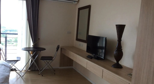 Himawari at Condo, Varaa Huoneisto Hotellit North-Eastern Thailand pysäköinnillä, Pysäköinti