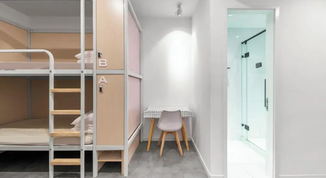 Кровать в общем номере (мужской номер) IFOREST Hotel (Shanghai Flagship Store)