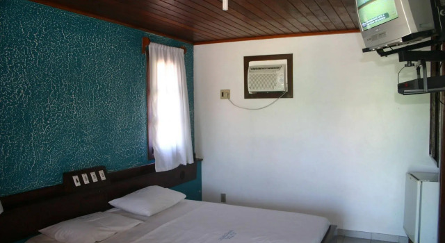 Small Porto Hotel, Забронировать Отель Отели Порту-Сегуру с бассейном, Бассейн