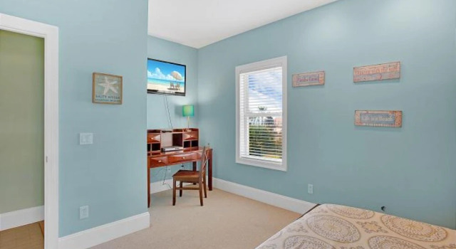 5416 Gulf Drive by Forehand Rentals, Book Villa Hoteller i Lower Grand Lagoon med parkering, Parkering