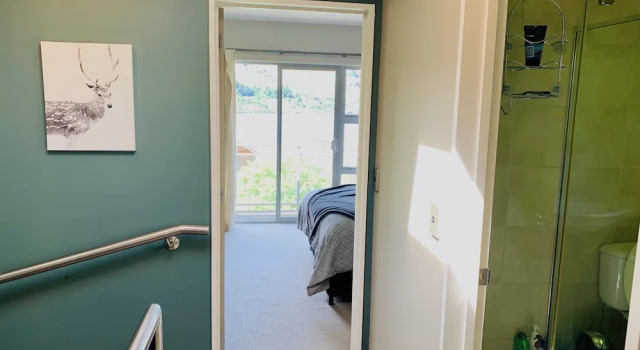 Lake View Modern apartment - Large Sunny Balcony, Забронировать Апартаменты/квартира Kelvin Heights 