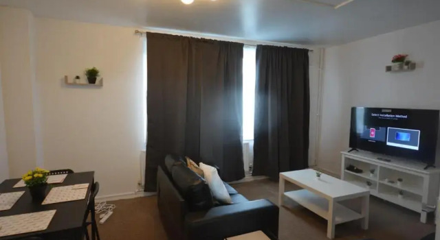 Beautiful Two Bedroom Flat in Brixton London, Varaa Huoneisto Asunnot kohteessa Merseyside, Huoneisto