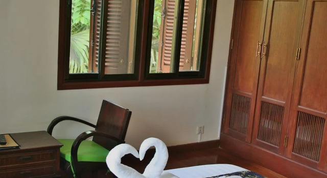 The Pool and Palm Villa