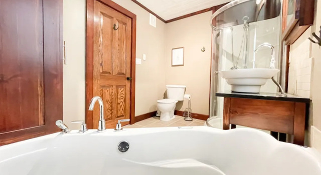 Коттедж Executive Bobcaygeon Resort