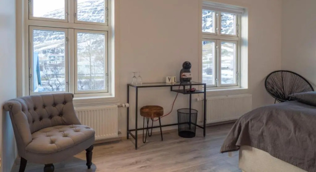 Двухместный номер Standard с видом на горы Við Lónið Guesthouse