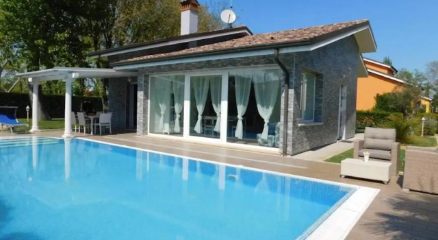 Вилла Elegant villa in the idyllic island of Albarella