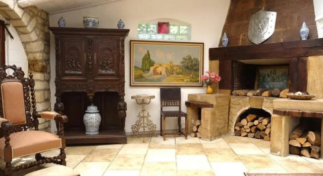 Villa with pool in Provence -Villa Romantique sleeps up to 12 4 in optional gite, Забронировать Вилла Виллы Овернь-Рона-Альпы, Вилла