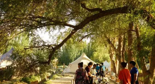 ENCOUNTER CAMPGROUND·RV Road Trip Camp, Prenota Campeggio Campeggi e glamping a Jiuquan, Campeggio