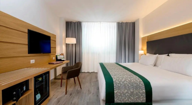 Двухместный номер Premium Holiday Inn Naples by IHG