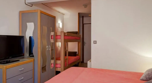 Appartement Brides-les-Bains, 1 pièce, 4 personnes - FR-1-512-166, Prenota Appartamento Hotel a Alvernia con parcheggio, Parcheggio