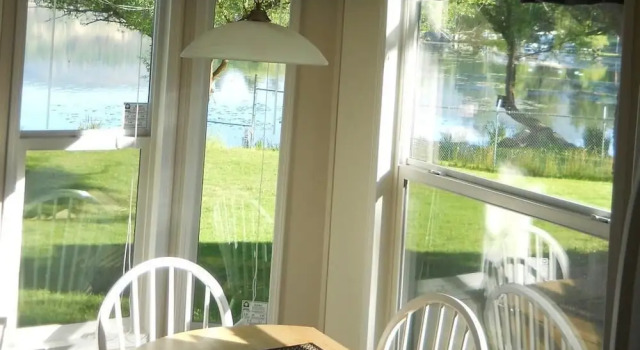 Двухместный коттедж с видом на озеро Willow Bay RV Resort & Marina
