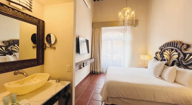 Номер Standard с балконом Hotel Herencia By Hosting House