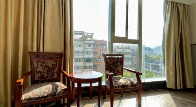 Люкс Chongqing Yuehua Hotel