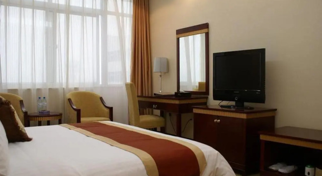 Baishite Business Terminal Hotel, Rezerwuj Hotel Hotele w Kunming z parkingiem, Parking