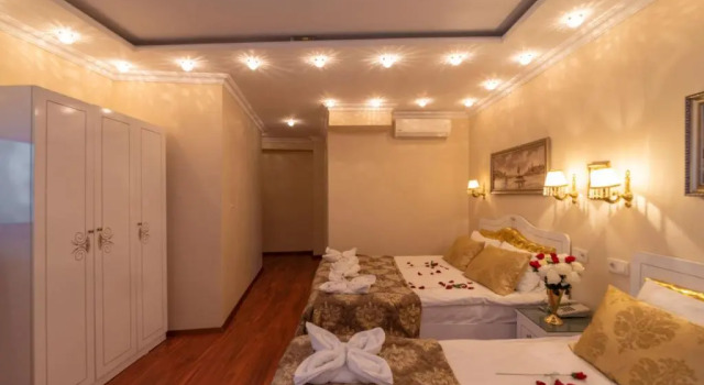 Люкс Charm Hotel