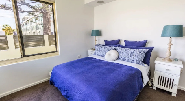 Serene Marinafront 3BR Retreat, Book Hotel Glenelg 