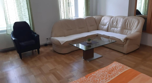 Ferienwohnung Schloessel 26/16, Забронировать Отель Отели Вены с парковкой, рядом с Парк Ратхаус, Парковка