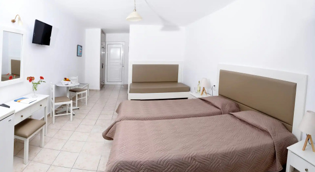 Трёхместный номер Standard с видом на сад Koni Village Hotel