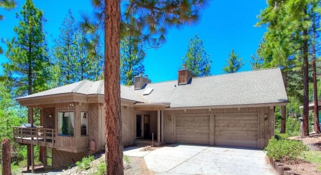 Tumbleweed Pines 3 Bedroom Home by RedAwning