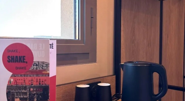 Номер Comfort IBIS Cannes Mouans Sartoux Piscine parking gratuit