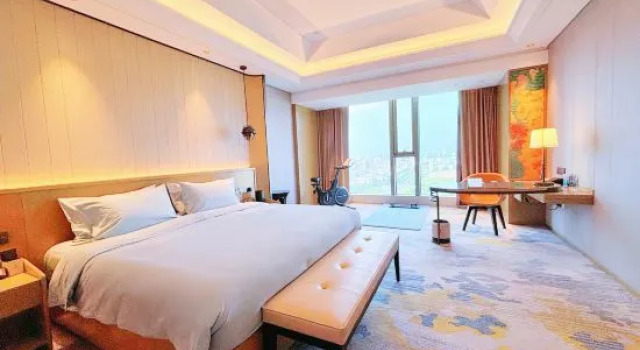 Кровать в общем номере (мужской номер) с видом на озеро Golden Eagle Summit Hotel Yancheng