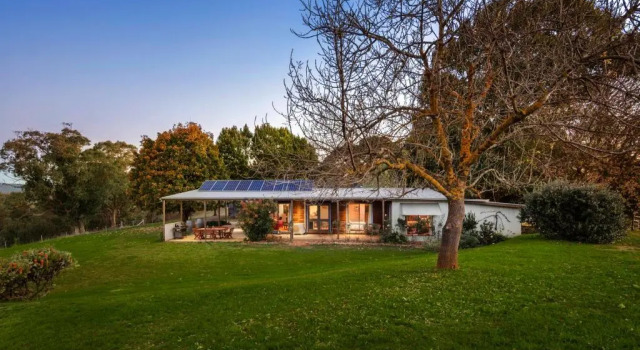 Mt Bellevue, Boek Hotel Myrrhee Victorian High Country