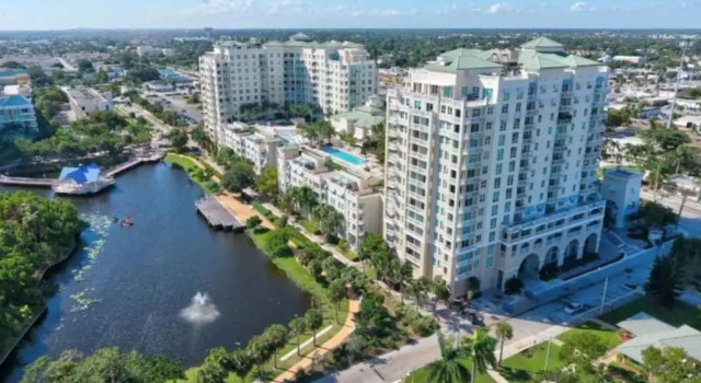 Апартаменты New Apartment in Casa Costa Luxury Condo Beach Pass Included