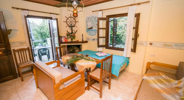 Niriides Apartment, Book Apartment Mouresi 