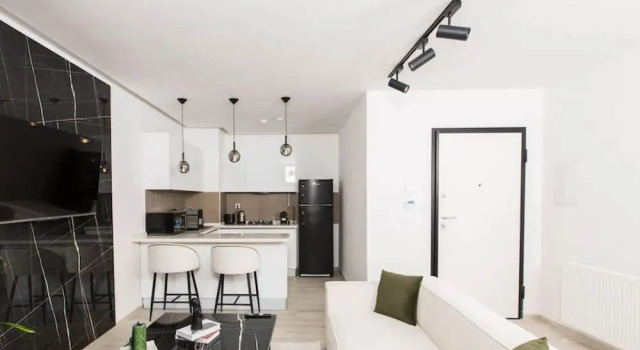 E24 Grand Luxe Tout Quip et Central