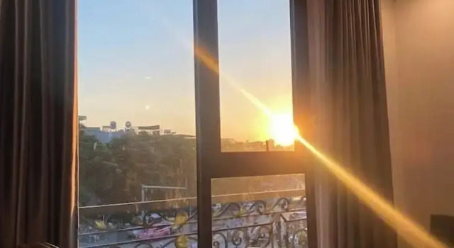 Номер Deluxe с балконом и с видом на город Victory Hotel