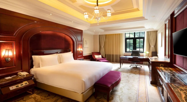 Двухместный клубный номер Premium InterContinental Shanghai Ruijin by IHG