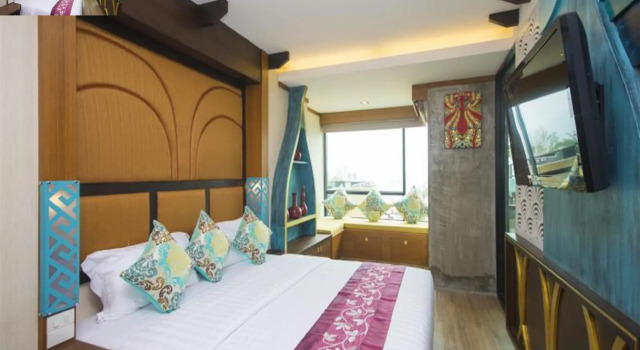 Phi Phi Nice Beach Hotel Hip
