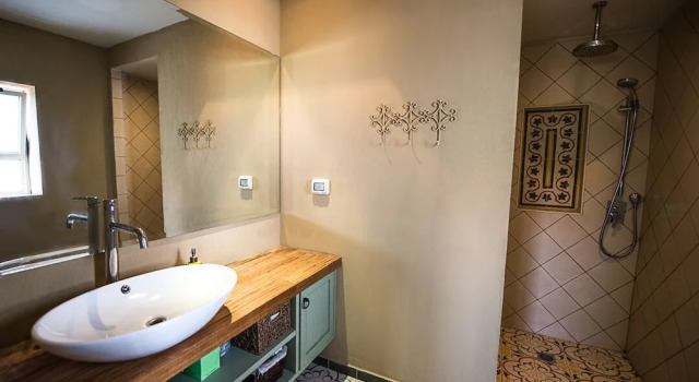 Семейная вилла с 3 комнатами с видом на сад Villa Yotam 4BR Heated pool וילה יותם 4 חדרי שינה בריכה מחוממת