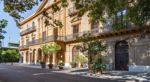Palazzo De Gregorio Apartments - Iris - CAV/CM