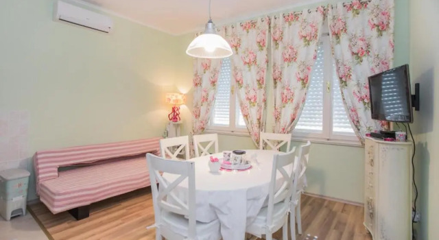 Shabby Chic Apartments, Забронировать Апартаменты/квартира Апартаменты Шибеник, рядом с Частный Пляж «Д-Резорт Шибеник», Апартаменты/квартира
