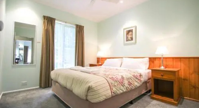 Silver Birches Holiday Village - Unit 3, Book Apartment Hotels in Victoria with a Pool, Swimming Pool