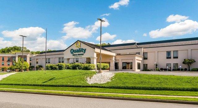 Comfort Inn & Suites Aberdeen Proving Grounds Area, Rezerwuj Hotel Hotele w Maryland z parkingiem, Parking