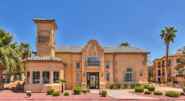 Emerald Suites
