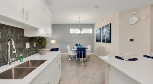 Апартаменты с 3 комнатами Posh and Spacious 3BD Condo With Patio, Pond View and Close to Disney! #3sl108
