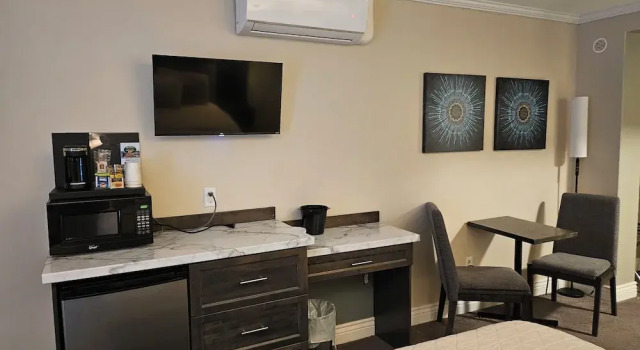 Четырёхместный номер Deluxe Newfound Inn and Suites