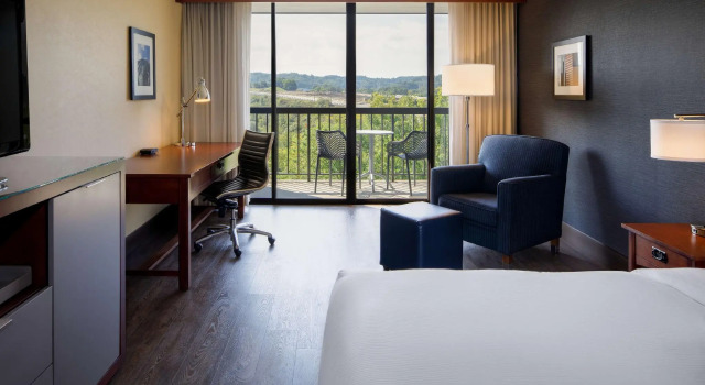 Двухместный номер с балконом DoubleTree by Hilton Pittsburgh - Cranberry